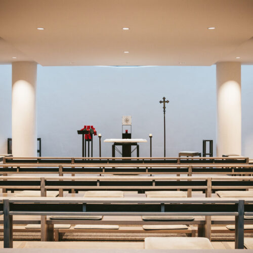 Minimalistische Kapelle in der Zukunftswerkstatt in Frankfurt
